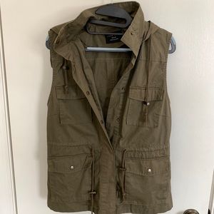 Love Tree (M) Dark Green Vest